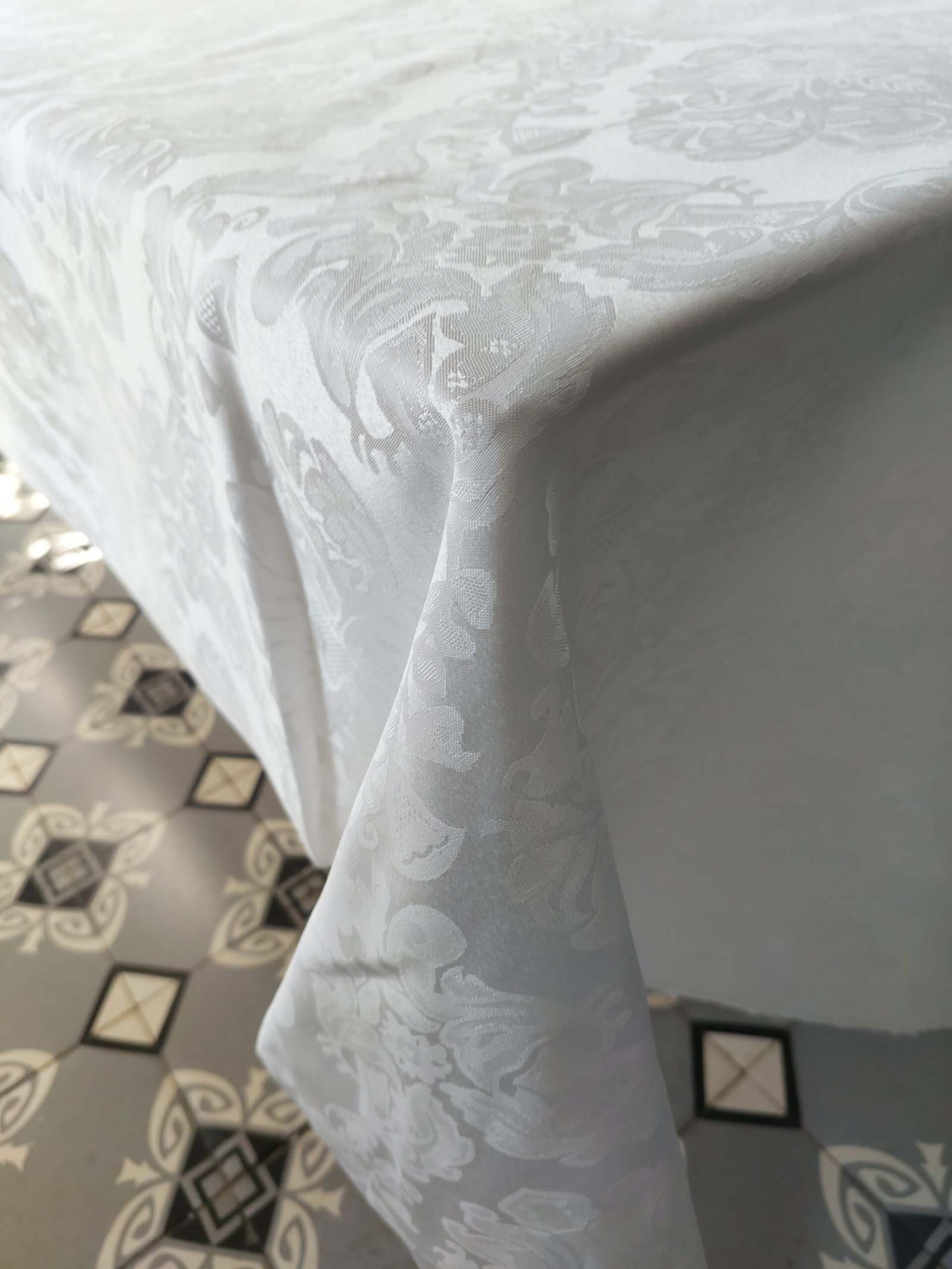 מפת שולחן לבן